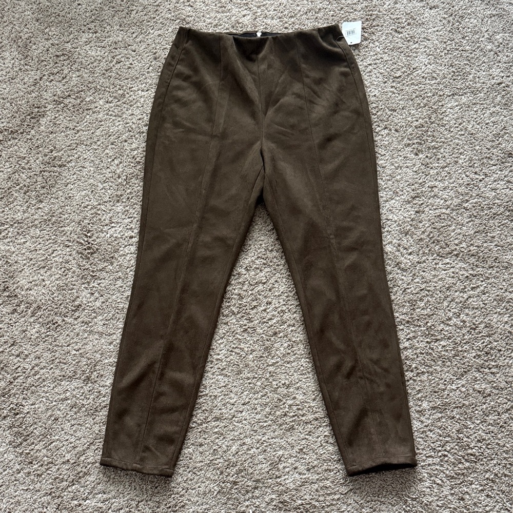 NWT* Blank NYC -Women’s Dark Brown Suede like Chinos- Size 31